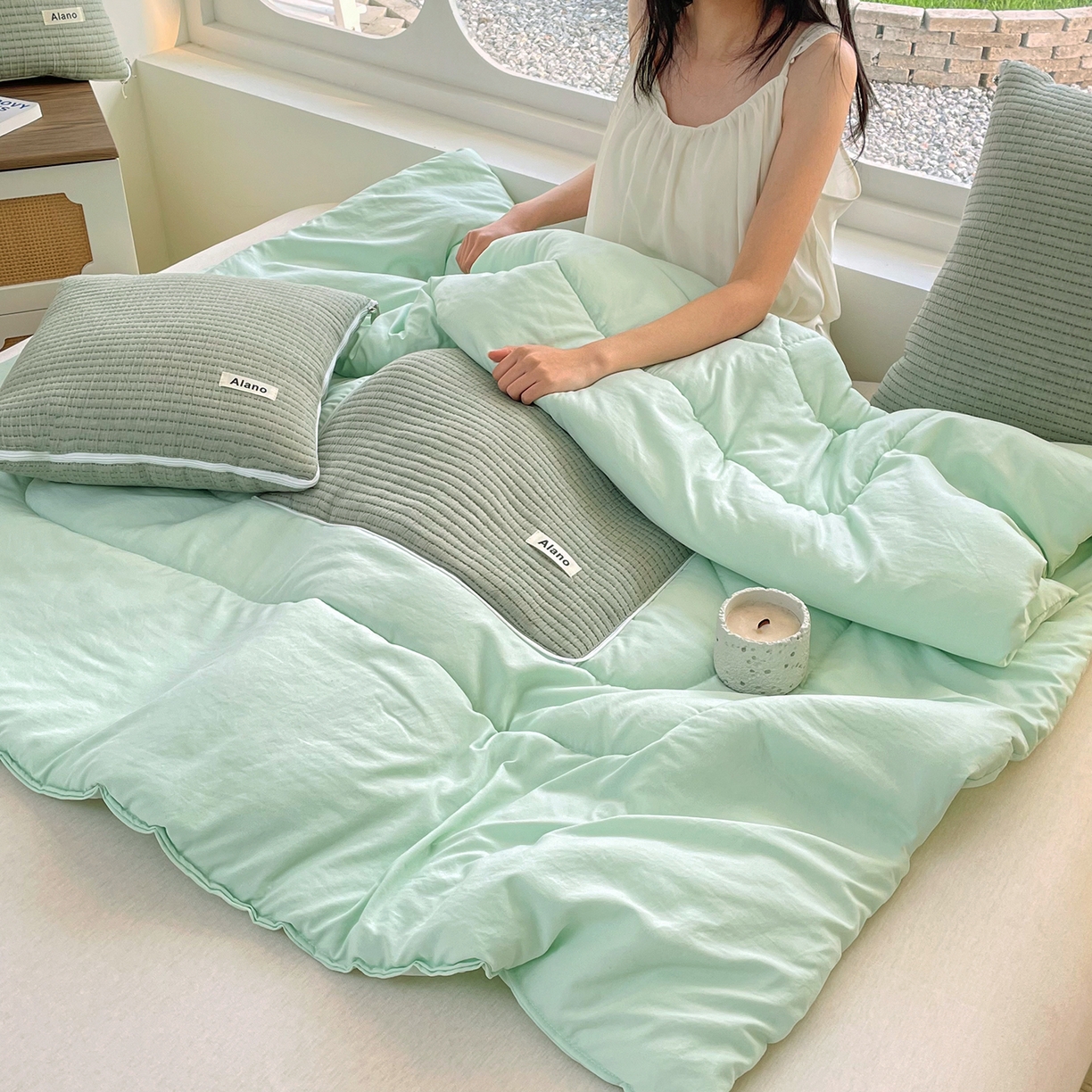 91家纺网 家纺一手货源 找家纺 番茄+ 2026新款春夏色织全棉极简主义抱枕被 鼠尾草绿