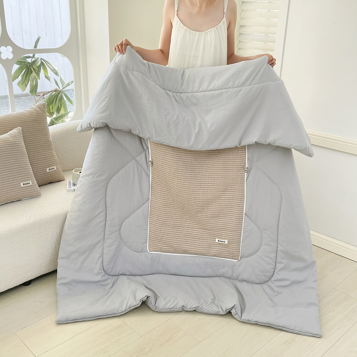 91家纺网 家纺一手货源 找家纺 番茄+ 2026新款春夏色织全棉极简主义抱枕被 浅咖