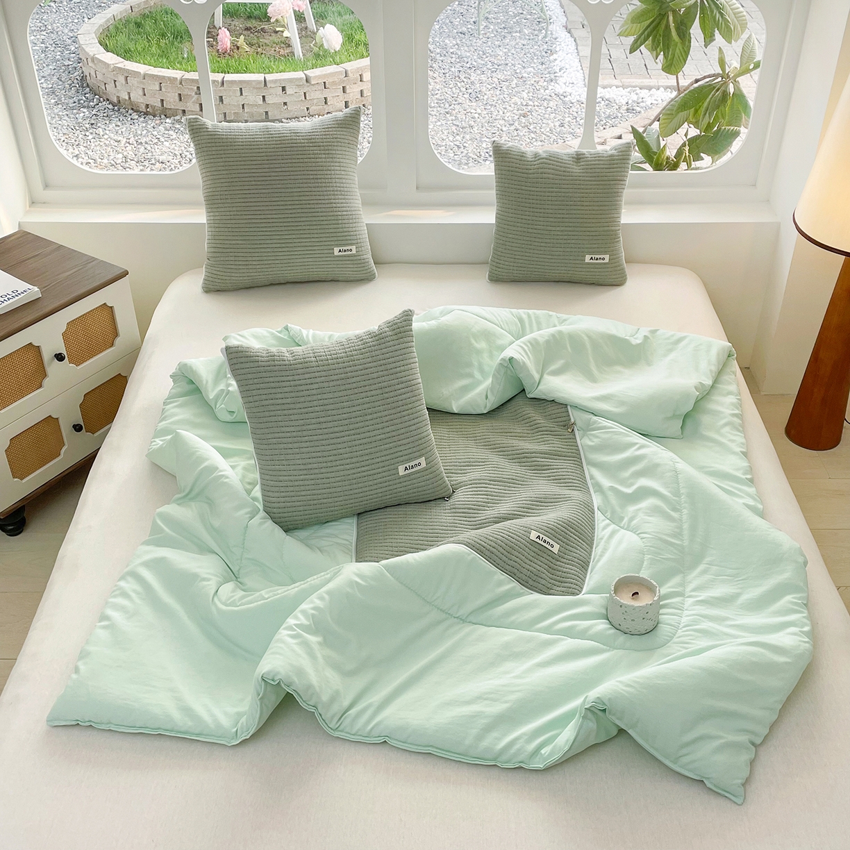 91家纺网 家纺一手货源 找家纺 番茄+ 2026新款春夏色织全棉极简主义抱枕被 鼠尾草绿