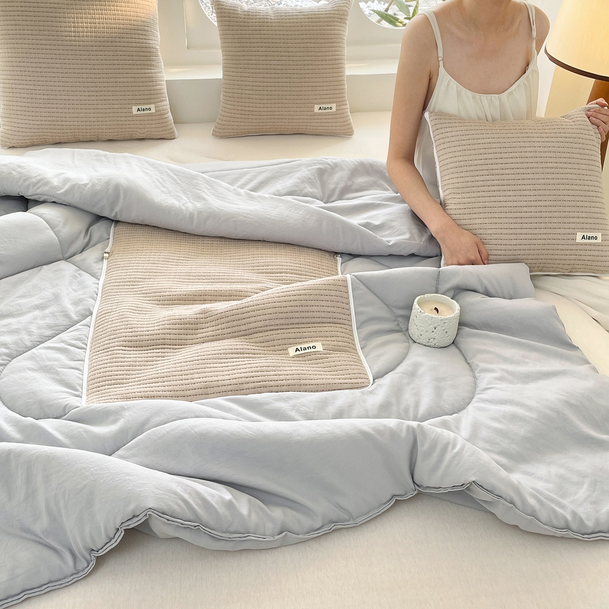 91家纺网 家纺一手货源 找家纺 番茄+ 2026新款春夏色织全棉极简主义抱枕被 浅咖