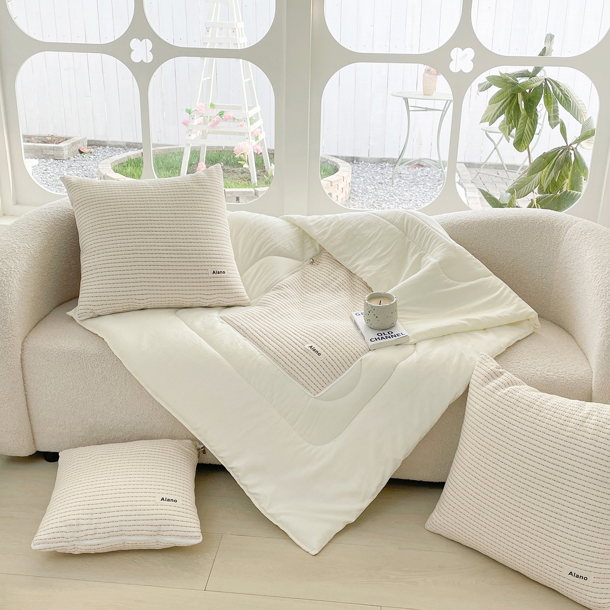 91家纺网 家纺一手货源 找家纺 番茄+ 2026新款春夏色织全棉极简主义抱枕被 冰淇淋色