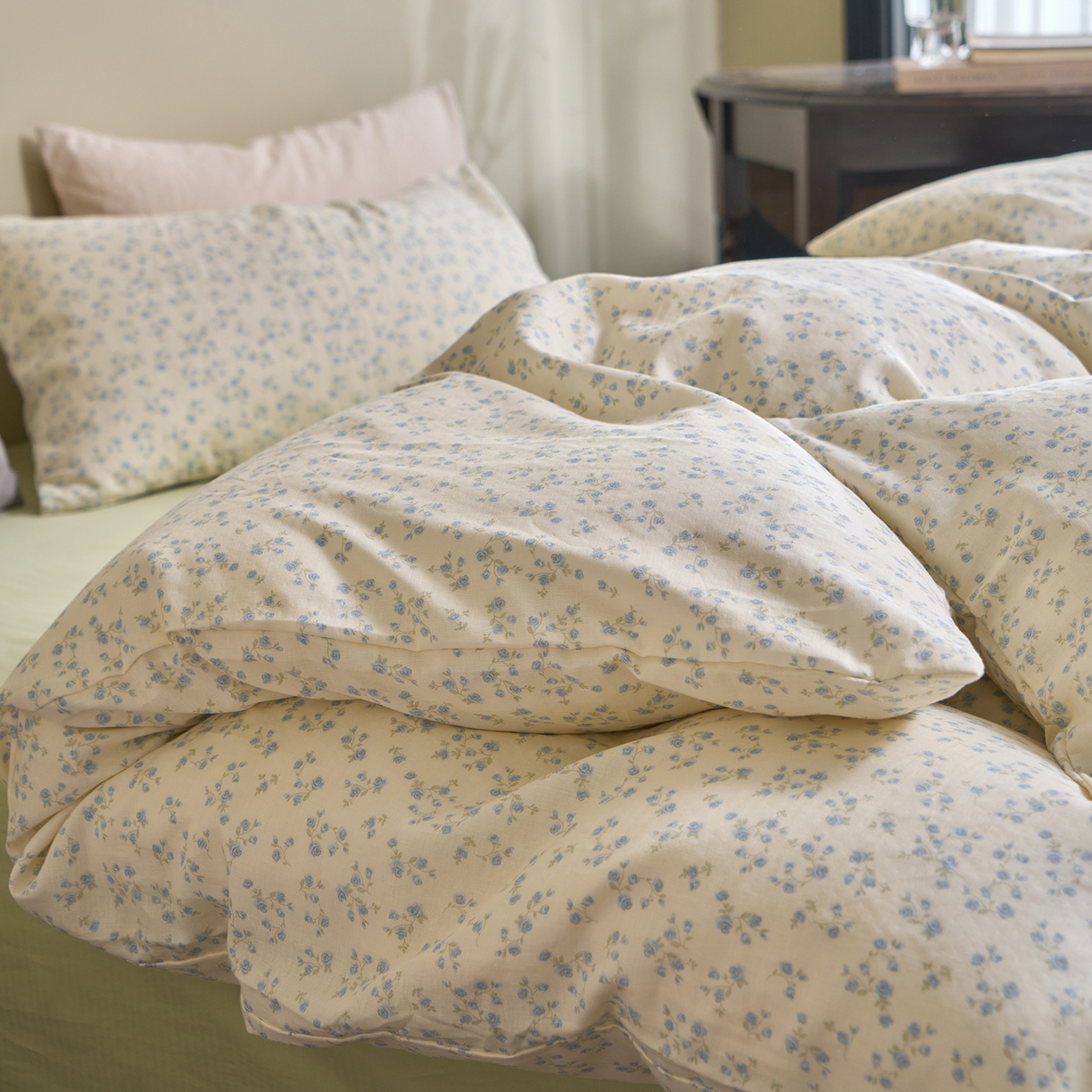 91家纺网 家纺一手货源 找家纺 洋铭区（原狠狠爱） 2026春季新款简约全棉 无边双层纱 四件套系列 迷你小兰花