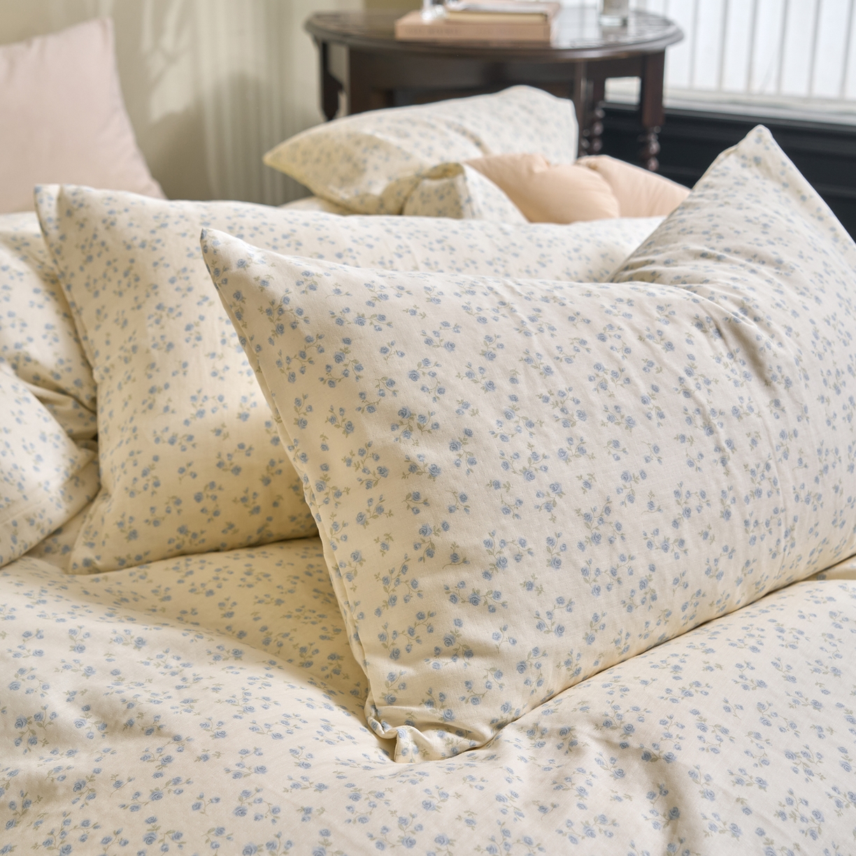 91家纺网 家纺一手货源 找家纺 洋铭区（原狠狠爱） 2026春季新款简约全棉 无边双层纱 四件套系列 迷你小兰花