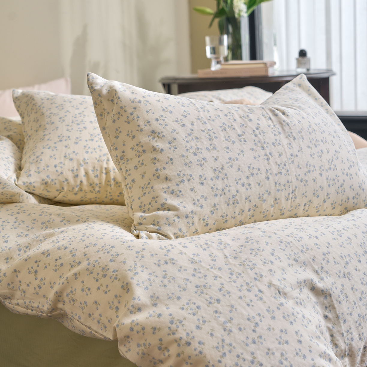 91家纺网 家纺一手货源 找家纺 洋铭区（原狠狠爱） 2026春季新款简约全棉 无边双层纱 四件套系列 迷你小兰花