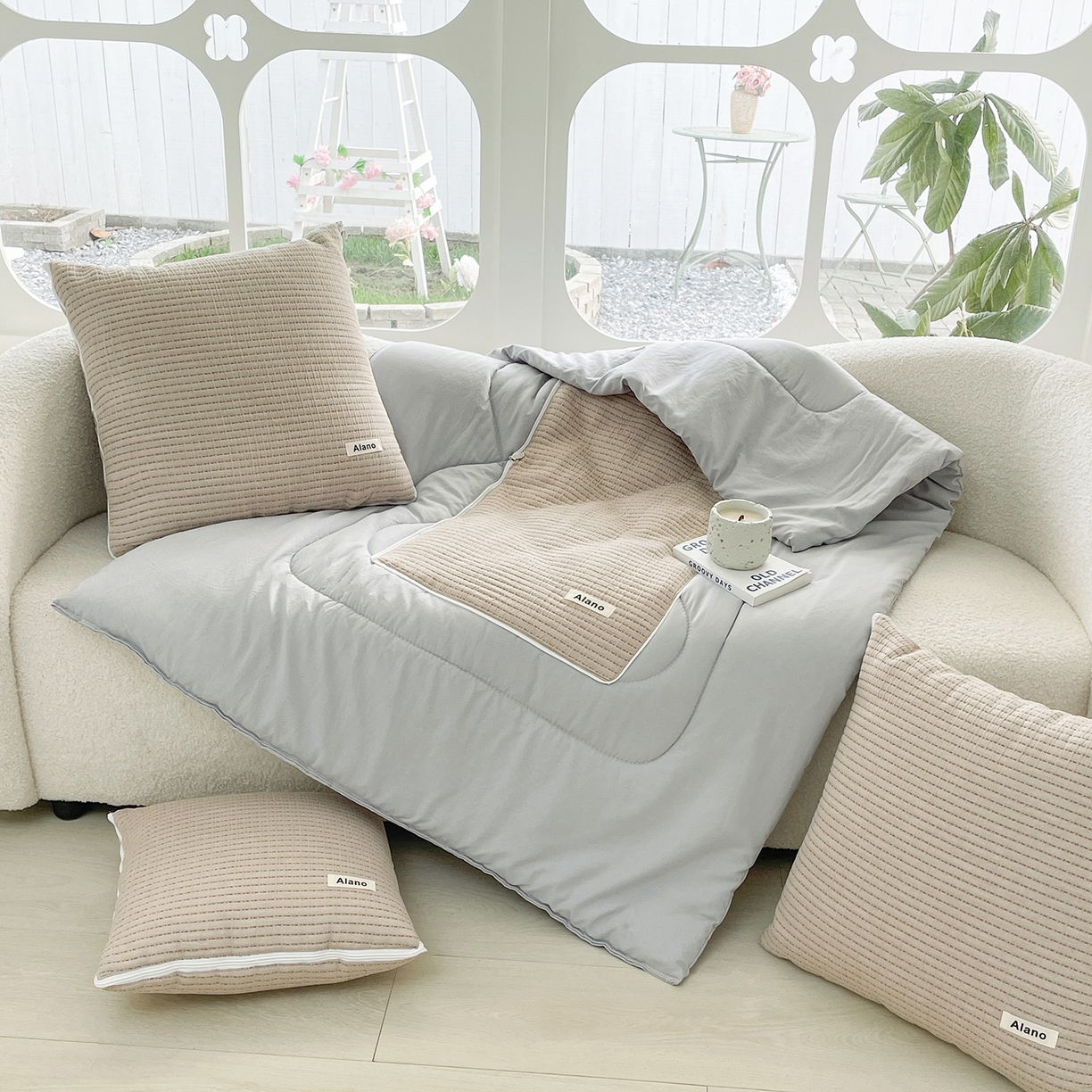 91家纺网 家纺一手货源 找家纺 番茄+ 2026新款春夏色织全棉极简主义抱枕被 浅咖