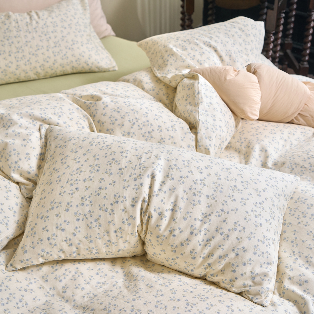 91家纺网 家纺一手货源 找家纺 洋铭区（原狠狠爱） 2026春季新款简约全棉 无边双层纱 四件套系列 迷你小兰花