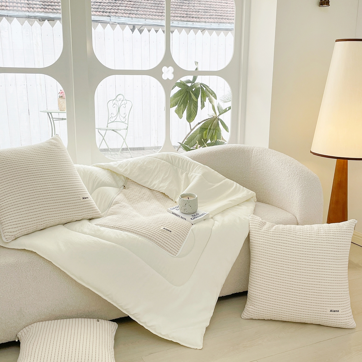 91家纺网 家纺一手货源 找家纺 番茄+ 2026新款春夏色织全棉极简主义抱枕被 冰淇淋色