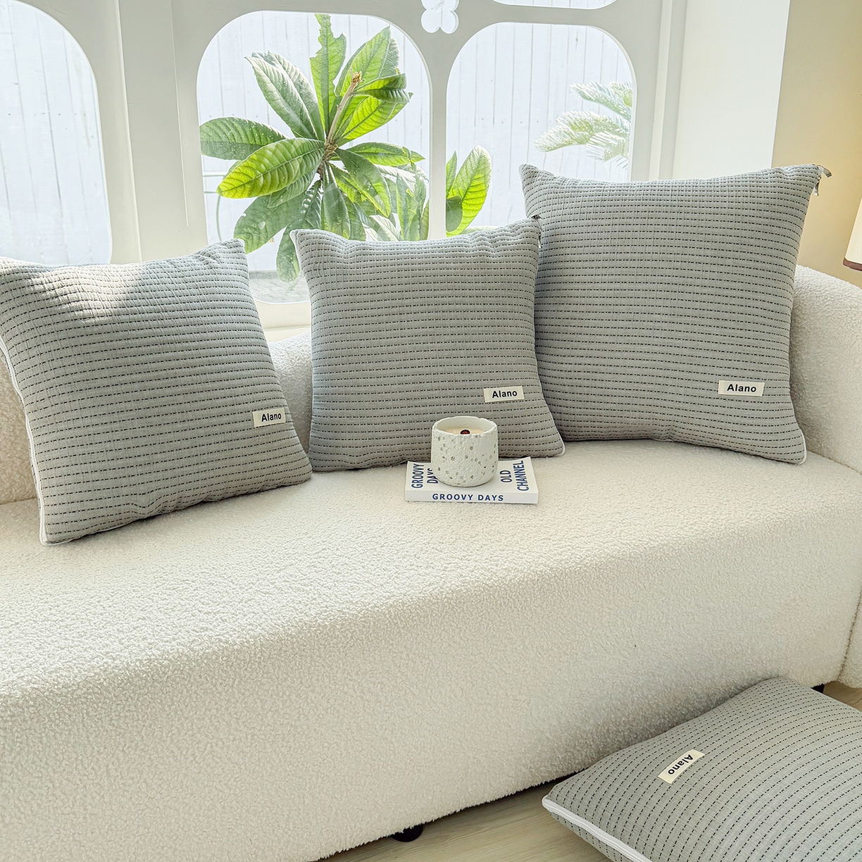 91家纺网 家纺一手货源 找家纺 番茄+ 2026新款春夏色织全棉极简主义抱枕被 莫兰迪灰