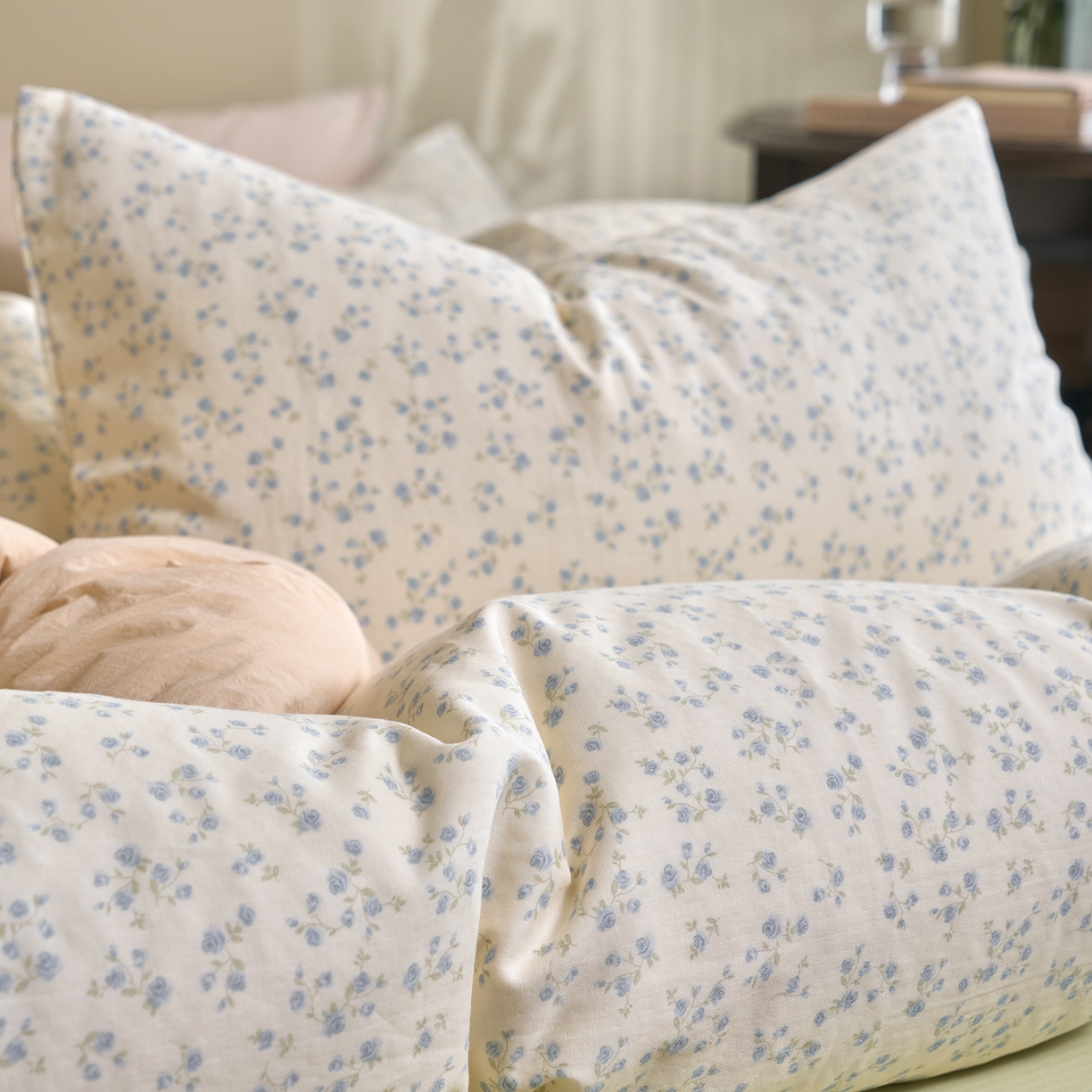 91家纺网 家纺一手货源 找家纺 洋铭区（原狠狠爱） 2026春季新款简约全棉 无边双层纱 四件套系列 迷你小兰花