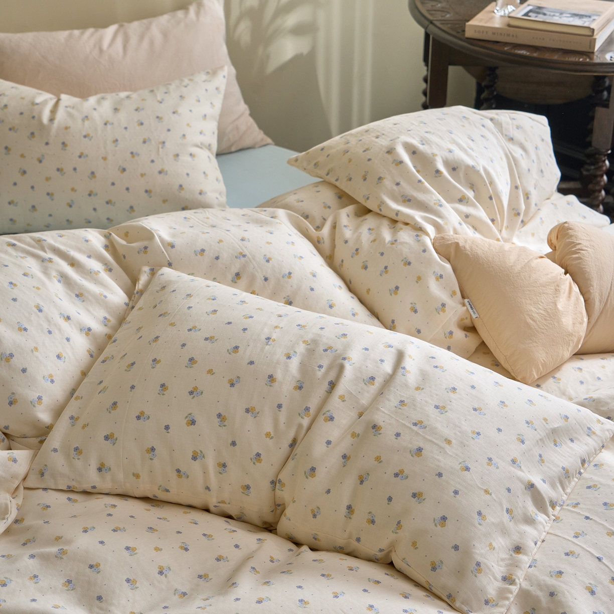 91家纺网 家纺一手货源 找家纺 洋铭区（原狠狠爱） 2026春季新款简约全棉 无边双层纱 四件套系列 米兰小花