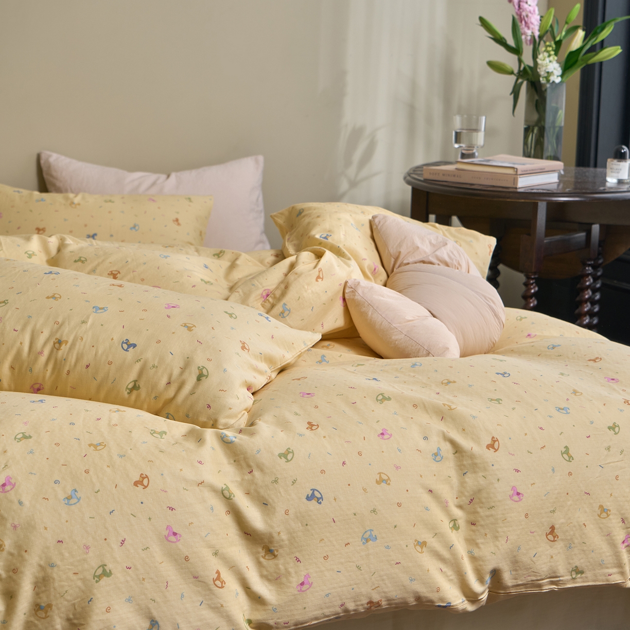 91家纺网 家纺一手货源 找家纺 洋铭区（原狠狠爱） 2026春季新款简约全棉 无边双层纱 四件套系列 魔法小马