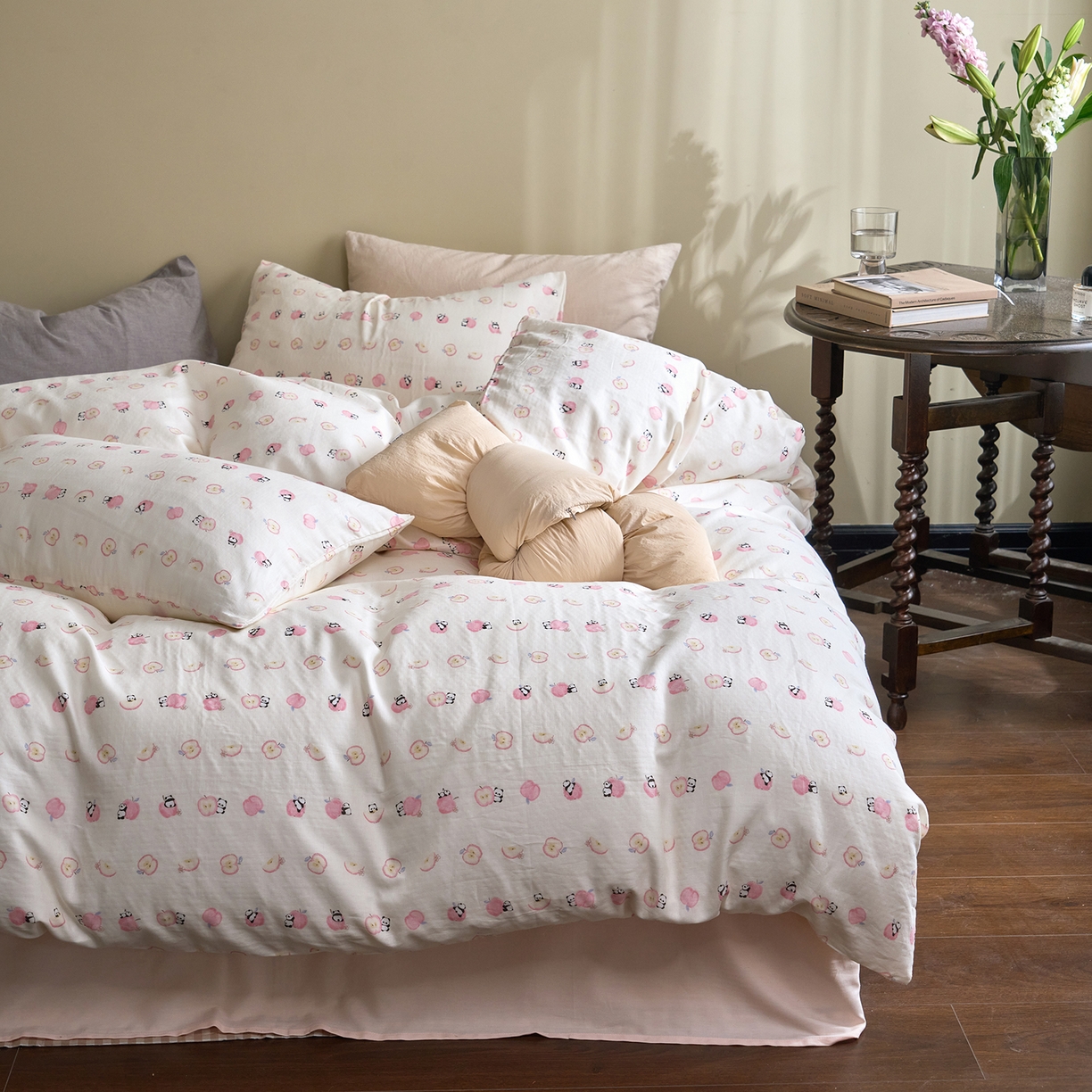 洋铭区（原狠狠爱） 2026春季新款简约全棉 无边双层纱 四件套系列 苹果小熊猫