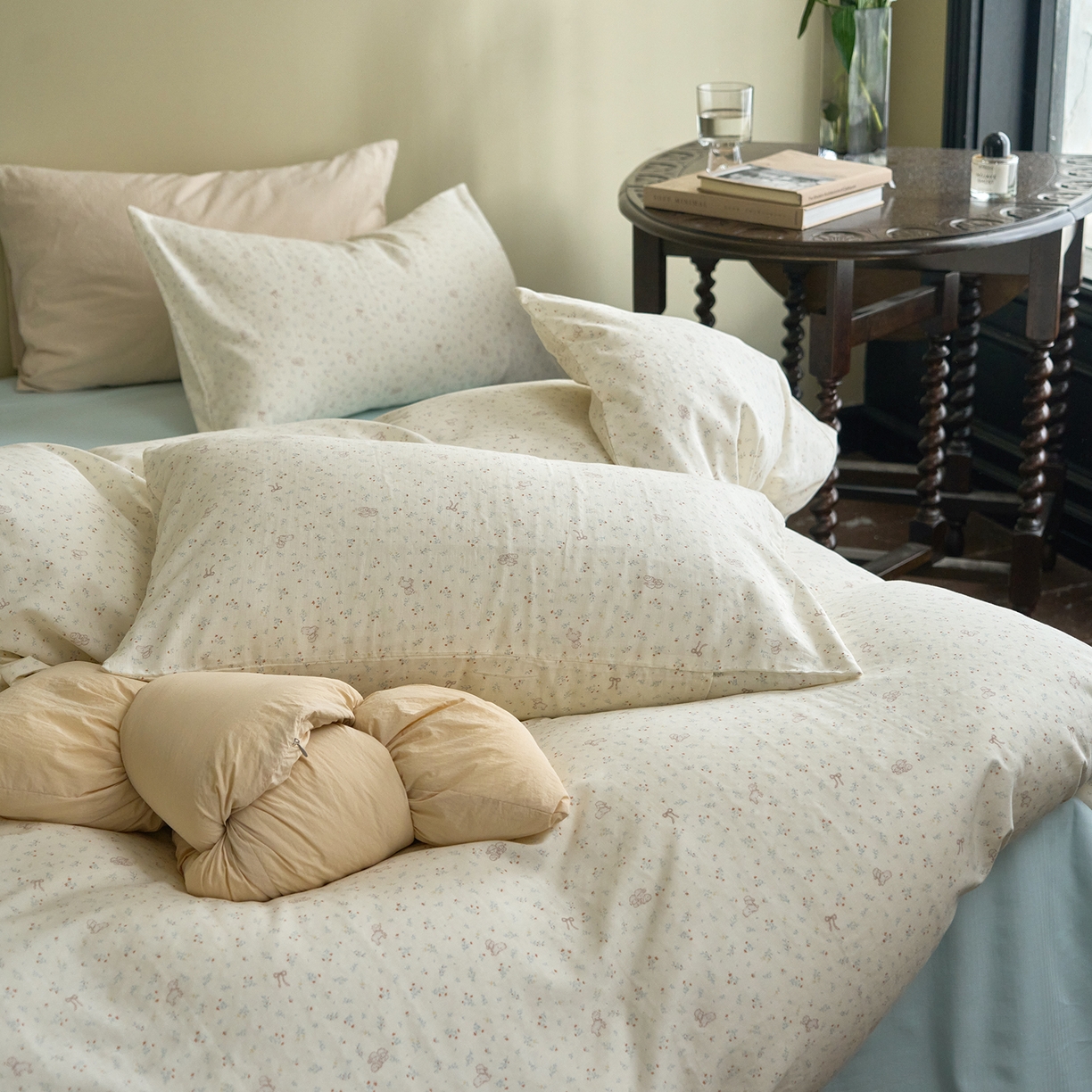 91家纺网 家纺一手货源 找家纺 洋铭区（原狠狠爱） 2026春季新款简约全棉 无边双层纱 四件套系列 碎花小萌狗