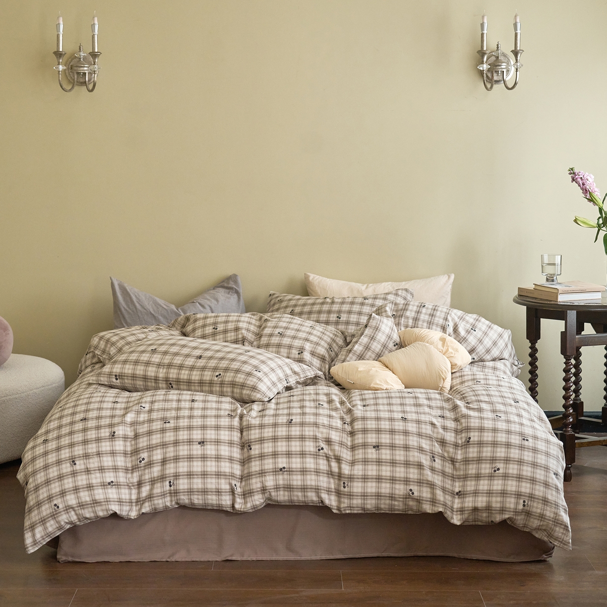 91家纺网 家纺一手货源 找家纺 洋铭区（原狠狠爱） 2026春季新款简约全棉 无边双层纱 四件套系列 小果咖格