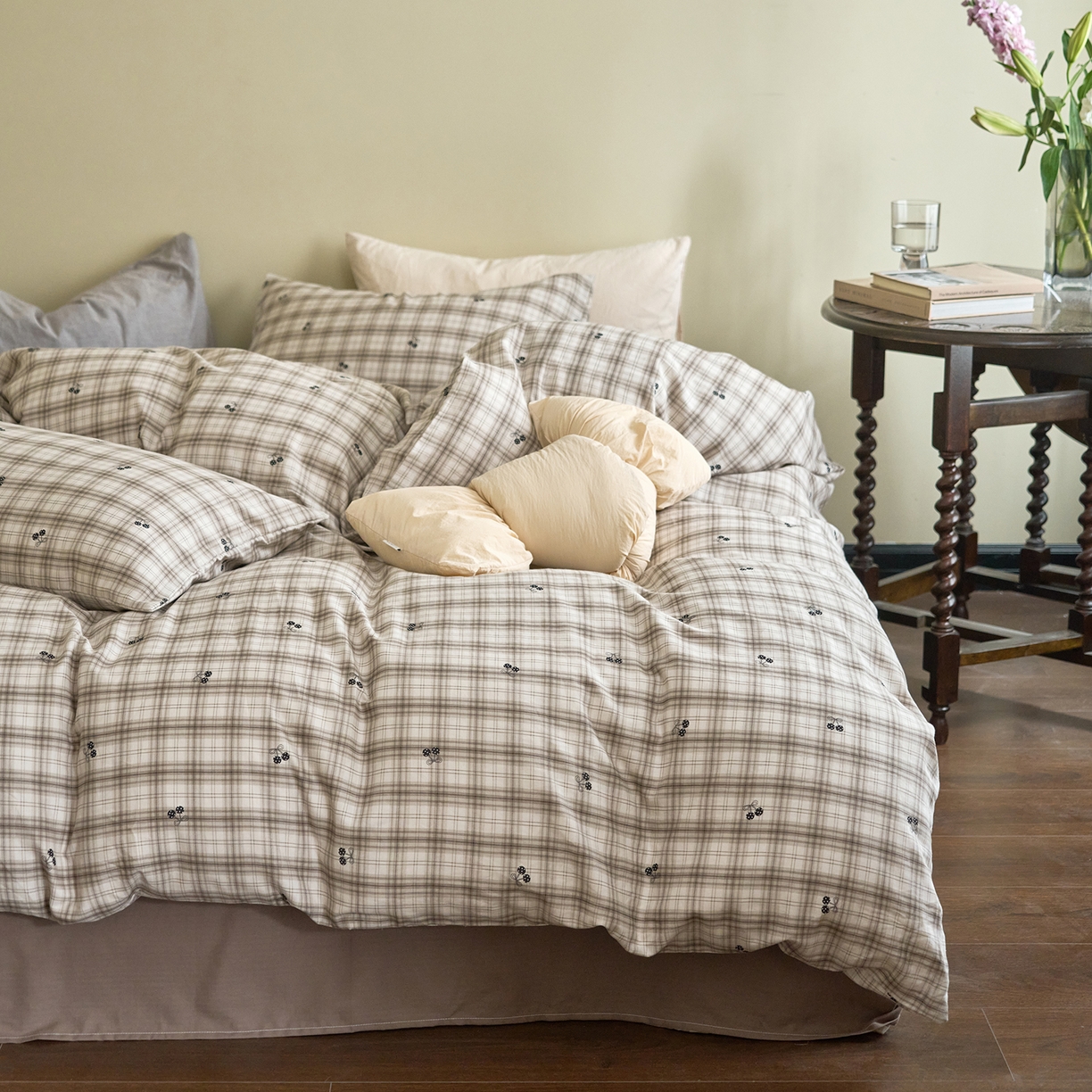 洋铭区（原狠狠爱） 2026春季新款简约全棉 无边双层纱 四件套系列 小果咖格