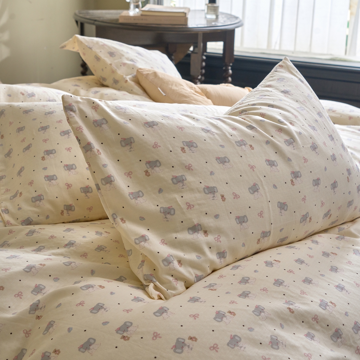 91家纺网 家纺一手货源 找家纺 洋铭区（原狠狠爱） 2026春季新款简约全棉 无边双层纱 四件套系列 小象蝴蝶结