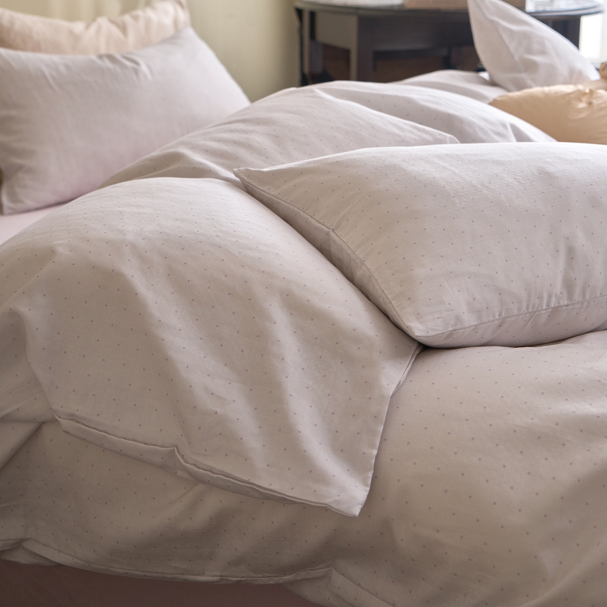 91家纺网 家纺一手货源 找家纺 洋铭区（原狠狠爱） 2026春季新款简约全棉 无边双层纱 四件套系列 小紫点点