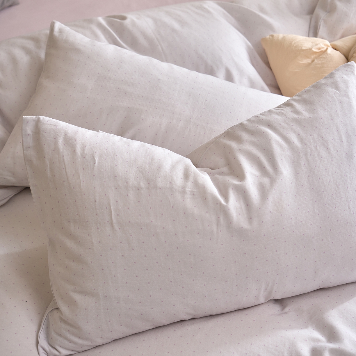 91家纺网 家纺一手货源 找家纺 洋铭区（原狠狠爱） 2026春季新款简约全棉 无边双层纱 四件套系列 小紫点点