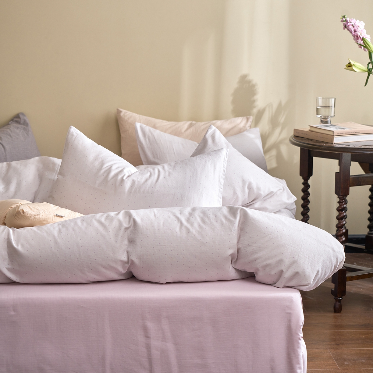 91家纺网 家纺一手货源 找家纺 洋铭区（原狠狠爱） 2026春季新款简约全棉 无边双层纱 四件套系列 小紫点点