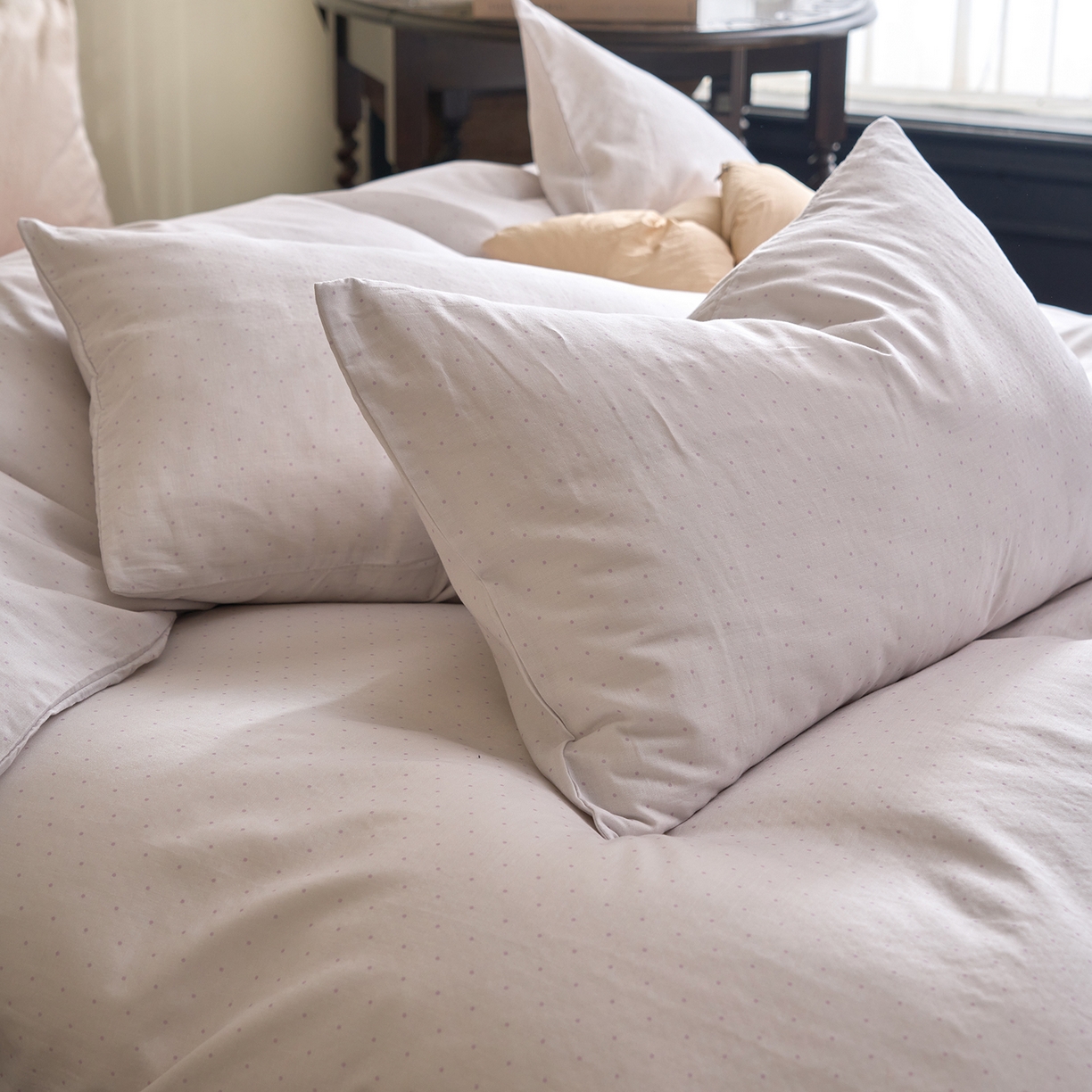 91家纺网 家纺一手货源 找家纺 洋铭区（原狠狠爱） 2026春季新款简约全棉 无边双层纱 四件套系列 小紫点点