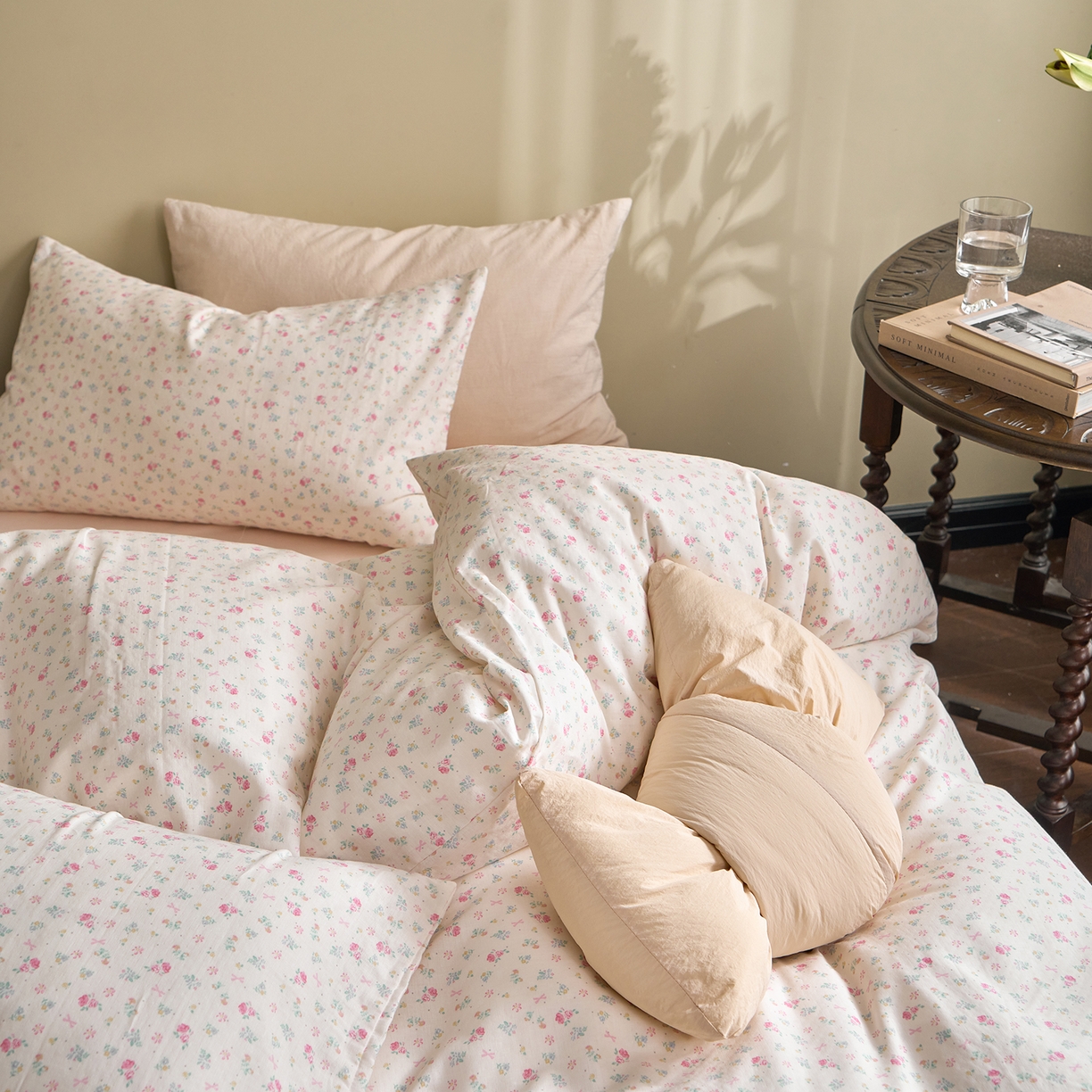 91家纺网 家纺一手货源 找家纺 洋铭区（原狠狠爱） 2026春季新款简约全棉 无边双层纱 四件套系列 烟花粉