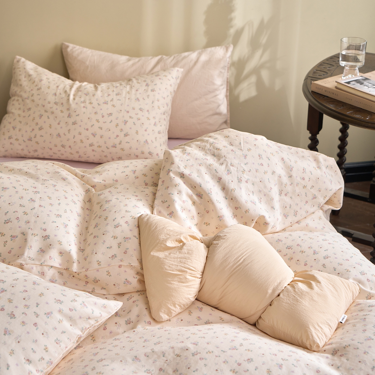 91家纺网 家纺一手货源 找家纺 洋铭区（原狠狠爱） 2026春季新款简约全棉 无边双层纱 四件套系列 燕麦小花