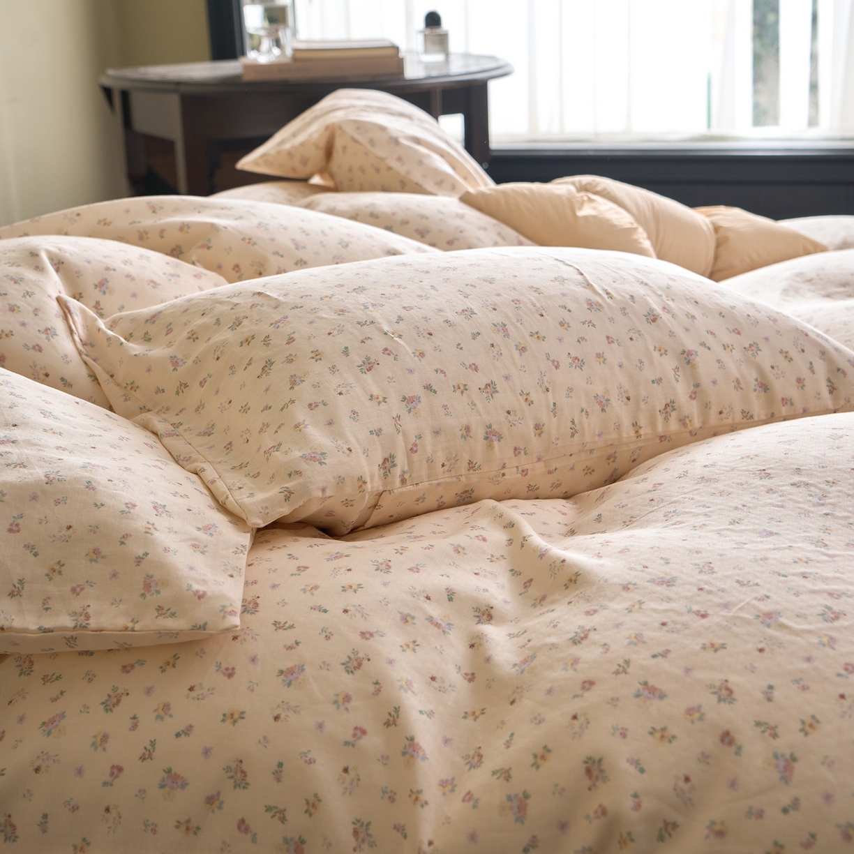 91家纺网 家纺一手货源 找家纺 洋铭区（原狠狠爱） 2026春季新款简约全棉 无边双层纱 四件套系列 燕麦小花