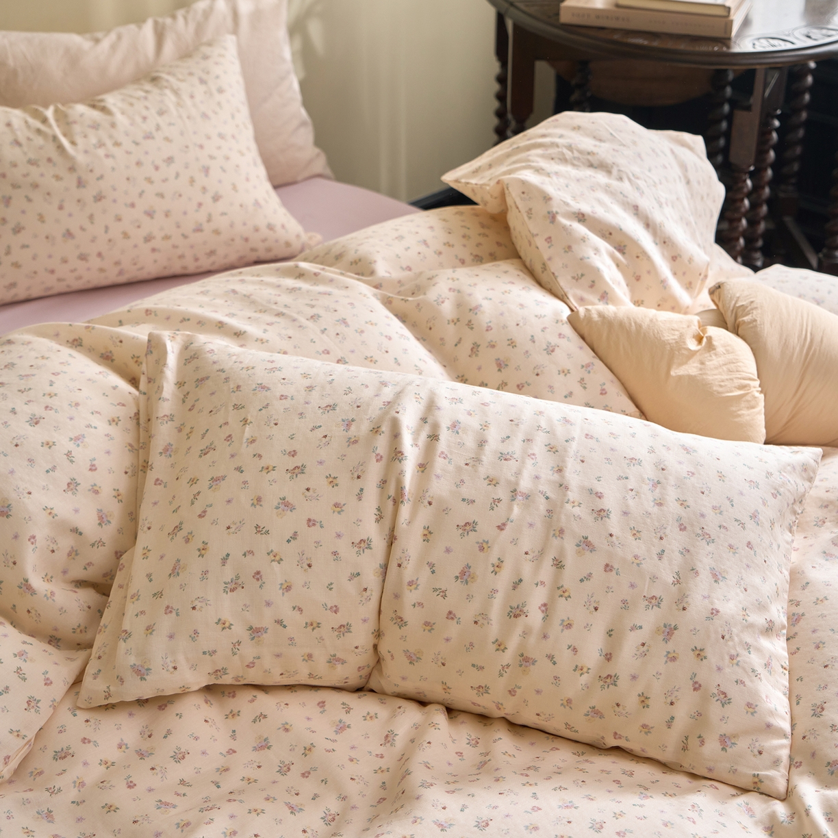 91家纺网 家纺一手货源 找家纺 洋铭区（原狠狠爱） 2026春季新款简约全棉 无边双层纱 四件套系列 燕麦小花