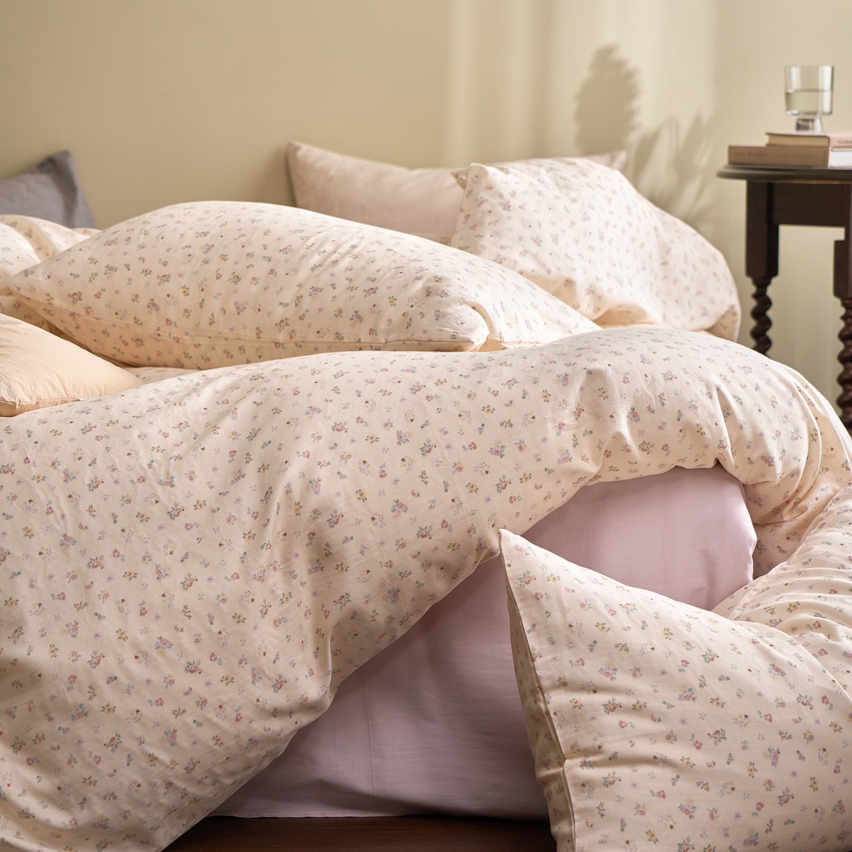 91家纺网 家纺一手货源 找家纺 洋铭区（原狠狠爱） 2026春季新款简约全棉 无边双层纱 四件套系列 燕麦小花