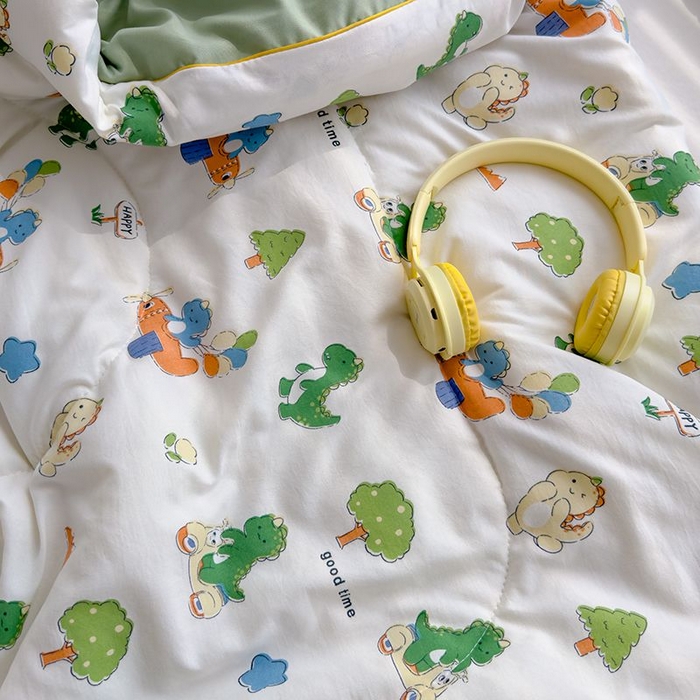 91家纺网 家纺一手货源 找家纺 默忆 2026新款水洗棉双层纱夏被夏凉被空调被被子被芯 恐龙车车