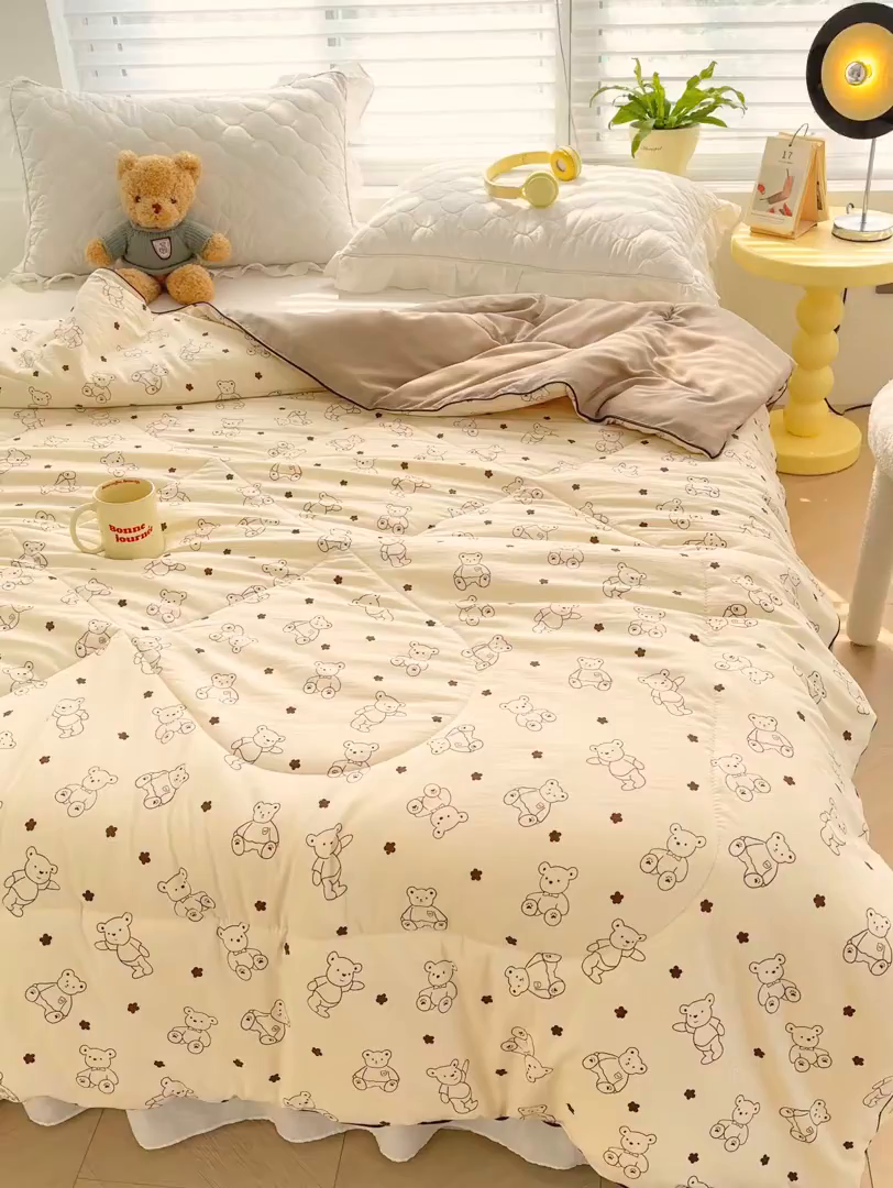 91家纺网 家纺一手货源 找家纺 默忆 2026新款水洗棉双层纱夏被夏凉被空调被被子被芯 小熊院长