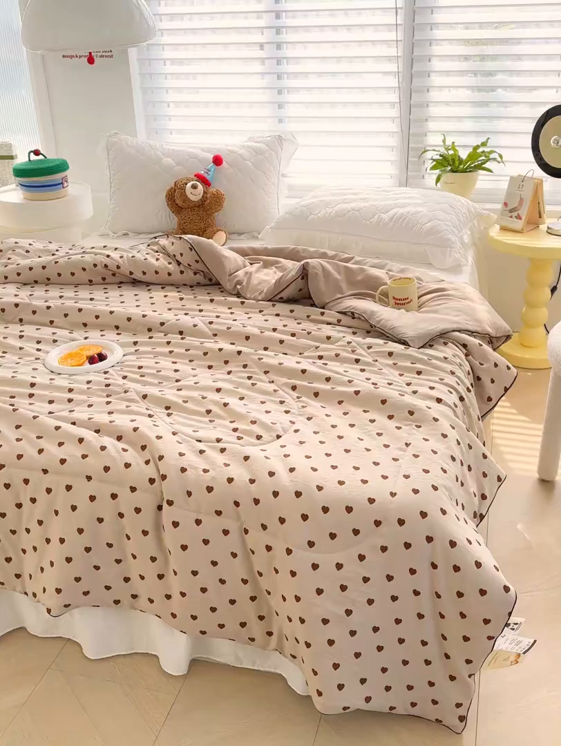 91家纺网 家纺一手货源 找家纺 默忆 2026新款水洗棉双层纱夏被夏凉被空调被被子被芯 复古爱心