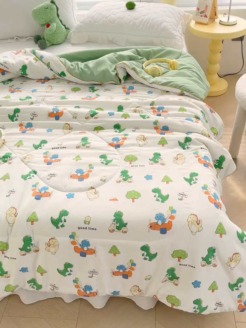 91家纺网 家纺一手货源 找家纺 默忆 2026新款水洗棉双层纱夏被夏凉被空调被被子被芯 恐龙车车