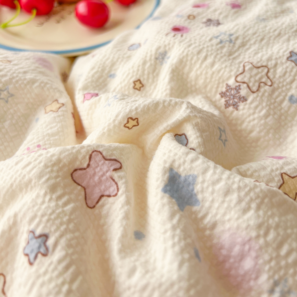 91家纺网 家纺一手货源 找家纺 童颜 2026新款软糯泡芙纱水洗棉卡通毛巾绣四件套 木马猫咪