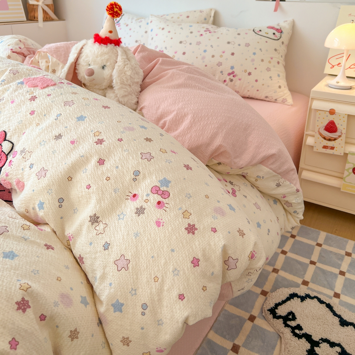 91家纺网 家纺一手货源 找家纺 童颜 2026新款软糯泡芙纱水洗棉卡通毛巾绣四件套 独角猫咪