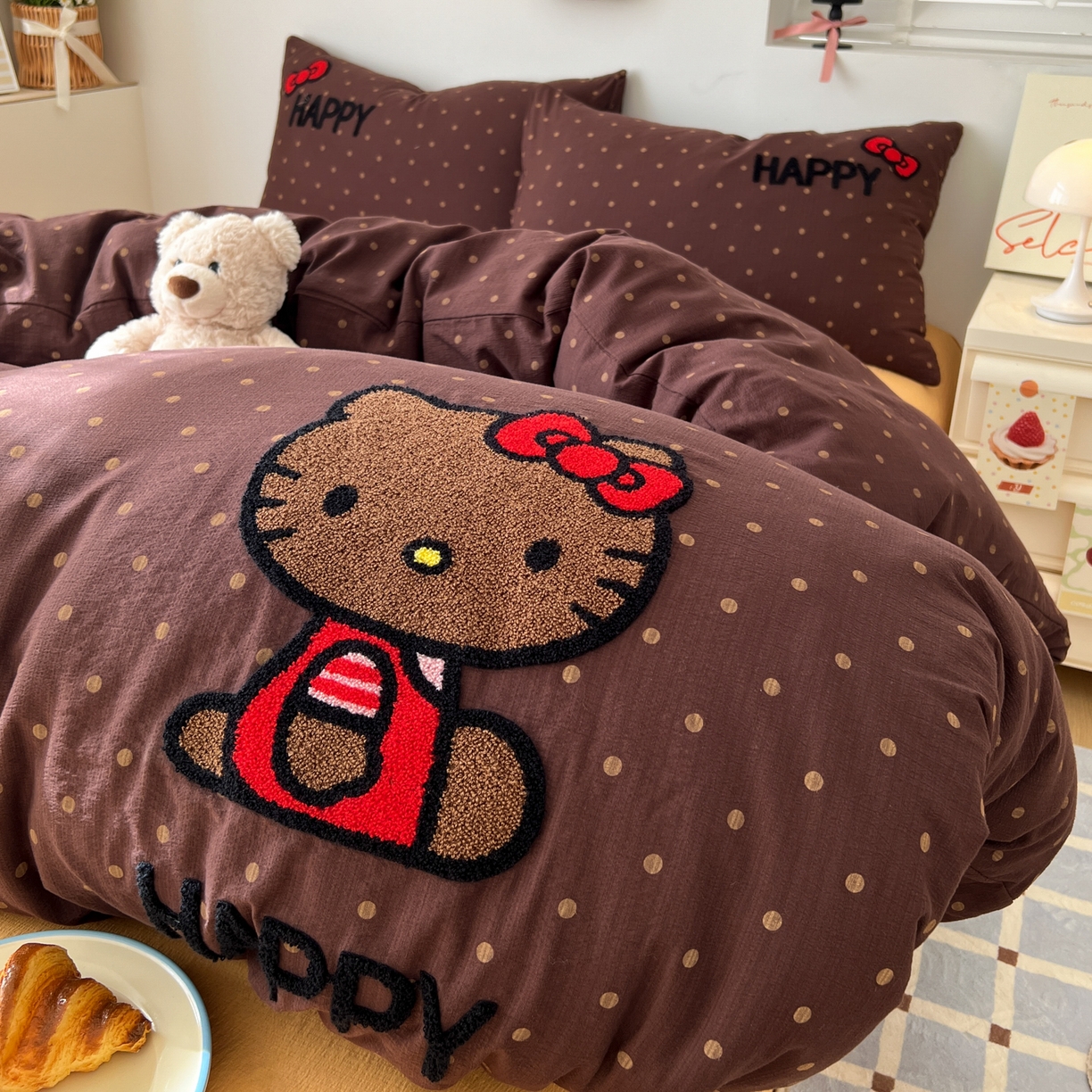 91家纺网 家纺一手货源 找家纺 童颜 2026新款软糯泡芙纱水洗棉卡通毛巾绣四件套 黑皮波点