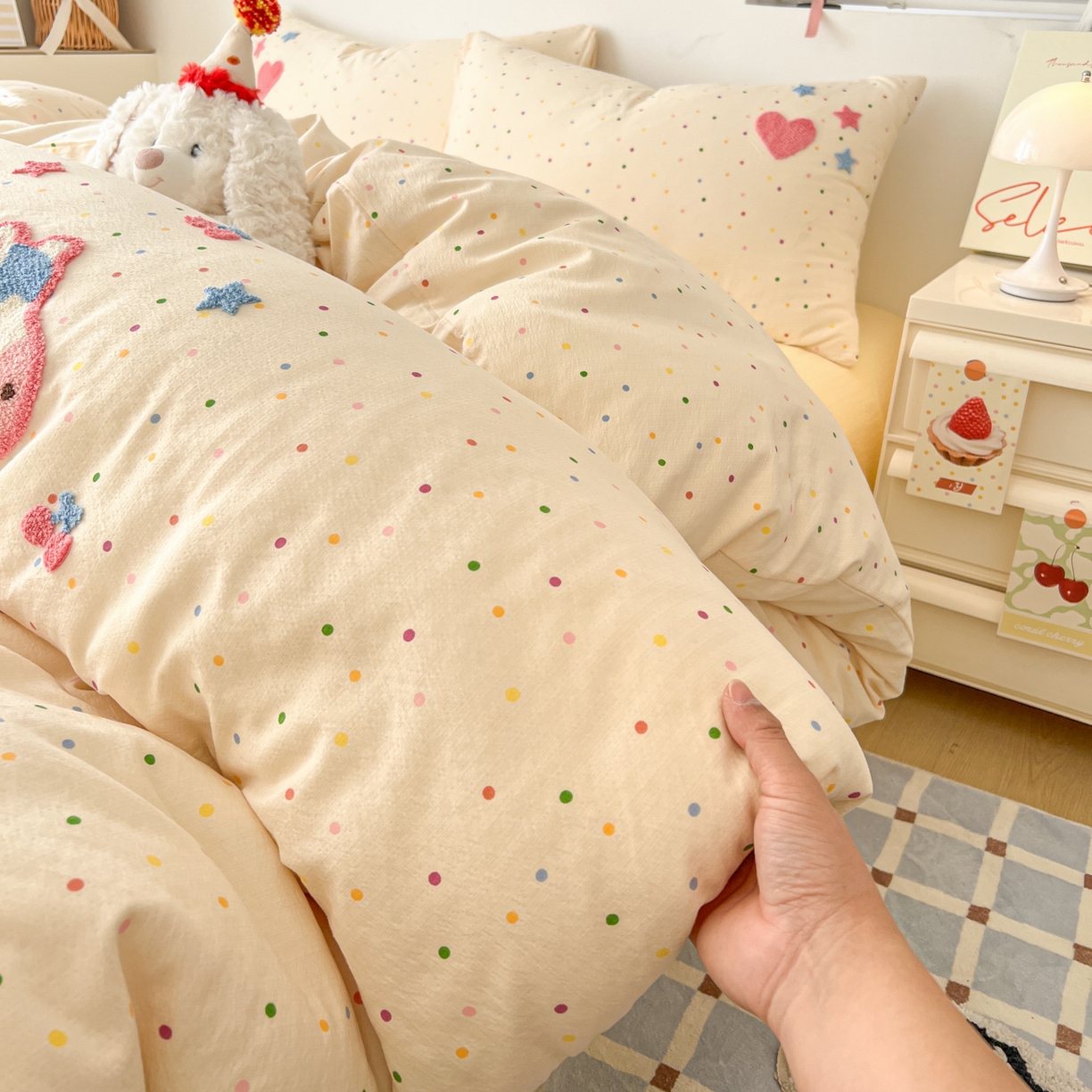 91家纺网 家纺一手货源 找家纺 童颜 2026新款软糯泡芙纱水洗棉卡通毛巾绣四件套 波点小马