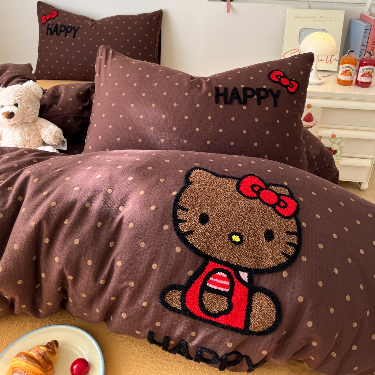 91家纺网 家纺一手货源 找家纺 童颜 2026新款软糯泡芙纱水洗棉卡通毛巾绣四件套 黑皮波点