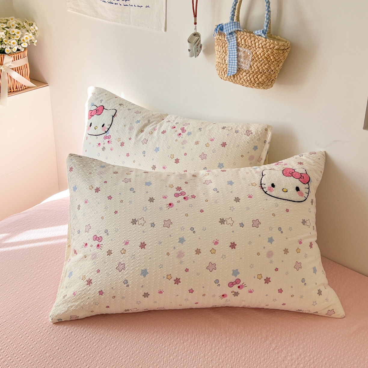 91家纺网 家纺一手货源 找家纺 童颜 2026新款软糯泡芙纱水洗棉卡通毛巾绣四件套 独角猫咪