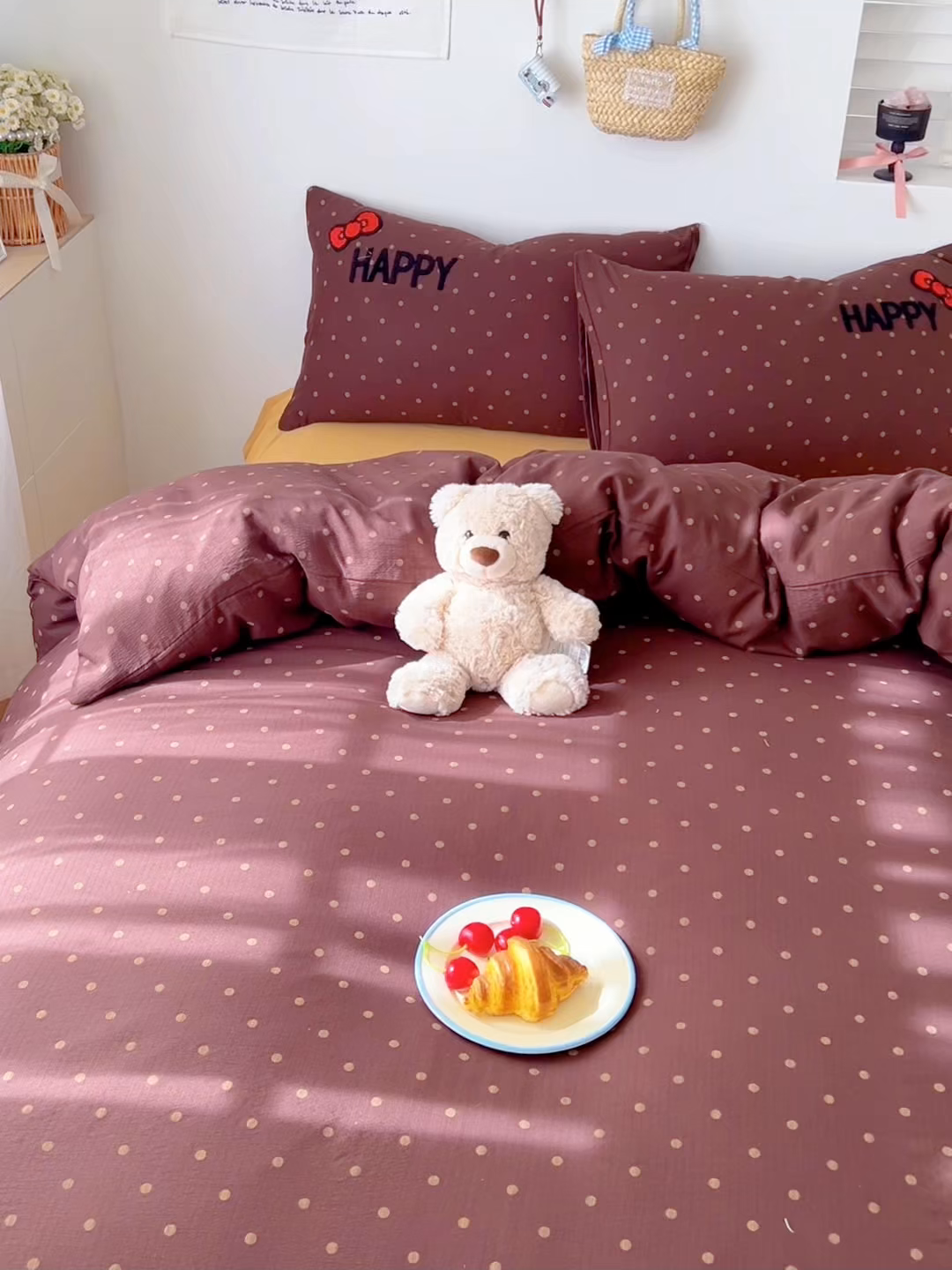 91家纺网 家纺一手货源 找家纺 童颜 2026新款软糯泡芙纱水洗棉卡通毛巾绣四件套 黑皮波点