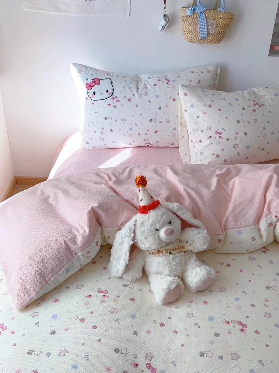 91家纺网 家纺一手货源 找家纺 童颜 2026新款软糯泡芙纱水洗棉卡通毛巾绣四件套 独角猫咪