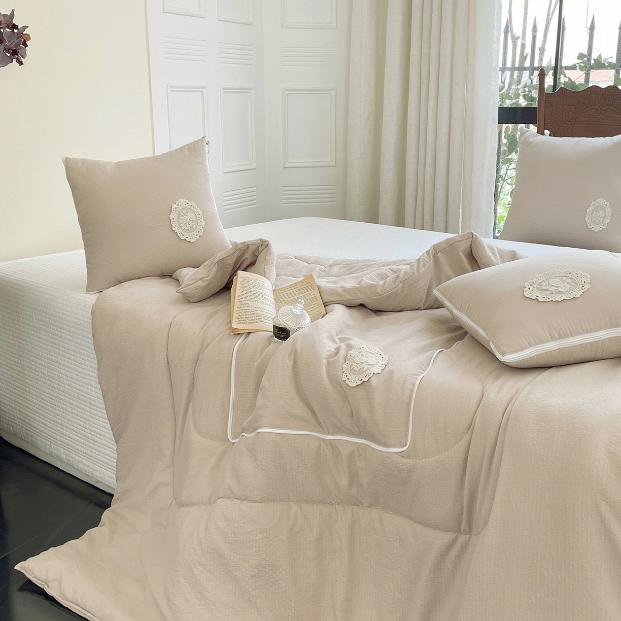 91家纺网 家纺一手货源 找家纺 番茄+ 2026新款法式极简抱枕被 法式极简—奶茶