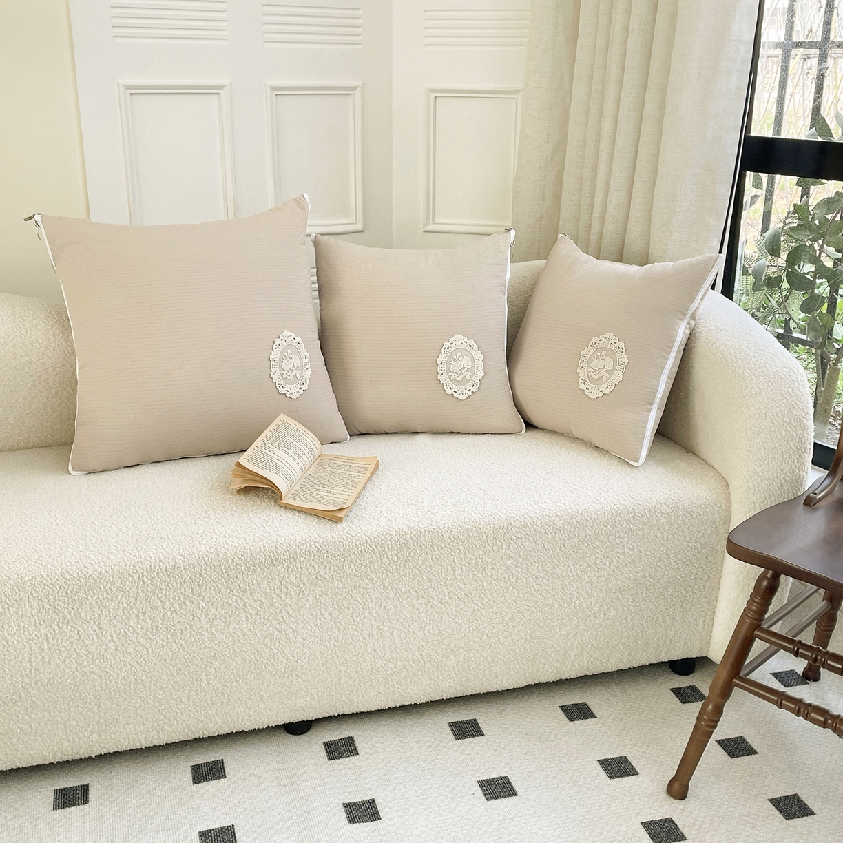 91家纺网 家纺一手货源 找家纺 番茄+ 2026新款法式极简抱枕被 法式极简—奶茶