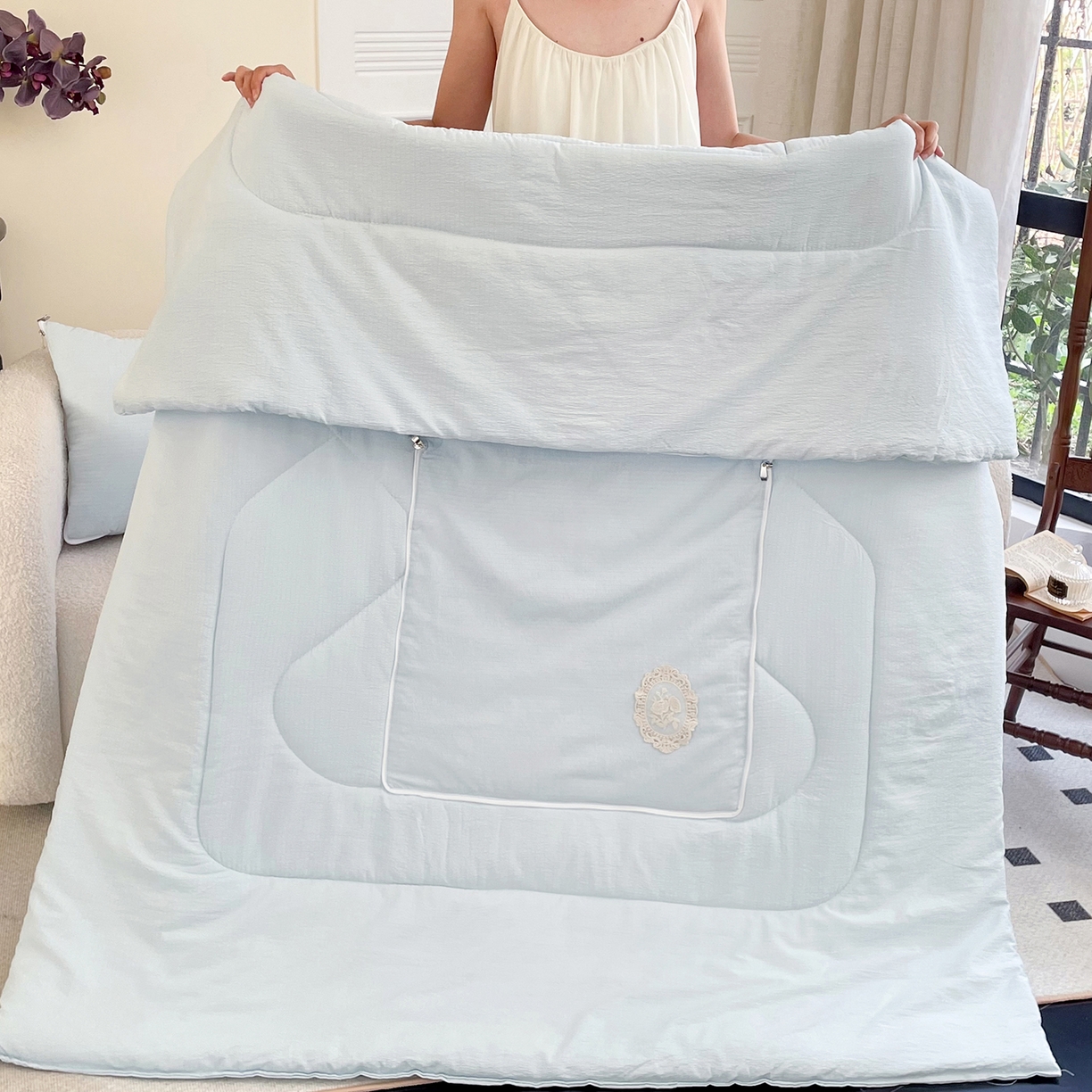 91家纺网 家纺一手货源 找家纺 番茄+ 2026新款法式极简抱枕被 法式极简—清爽蓝