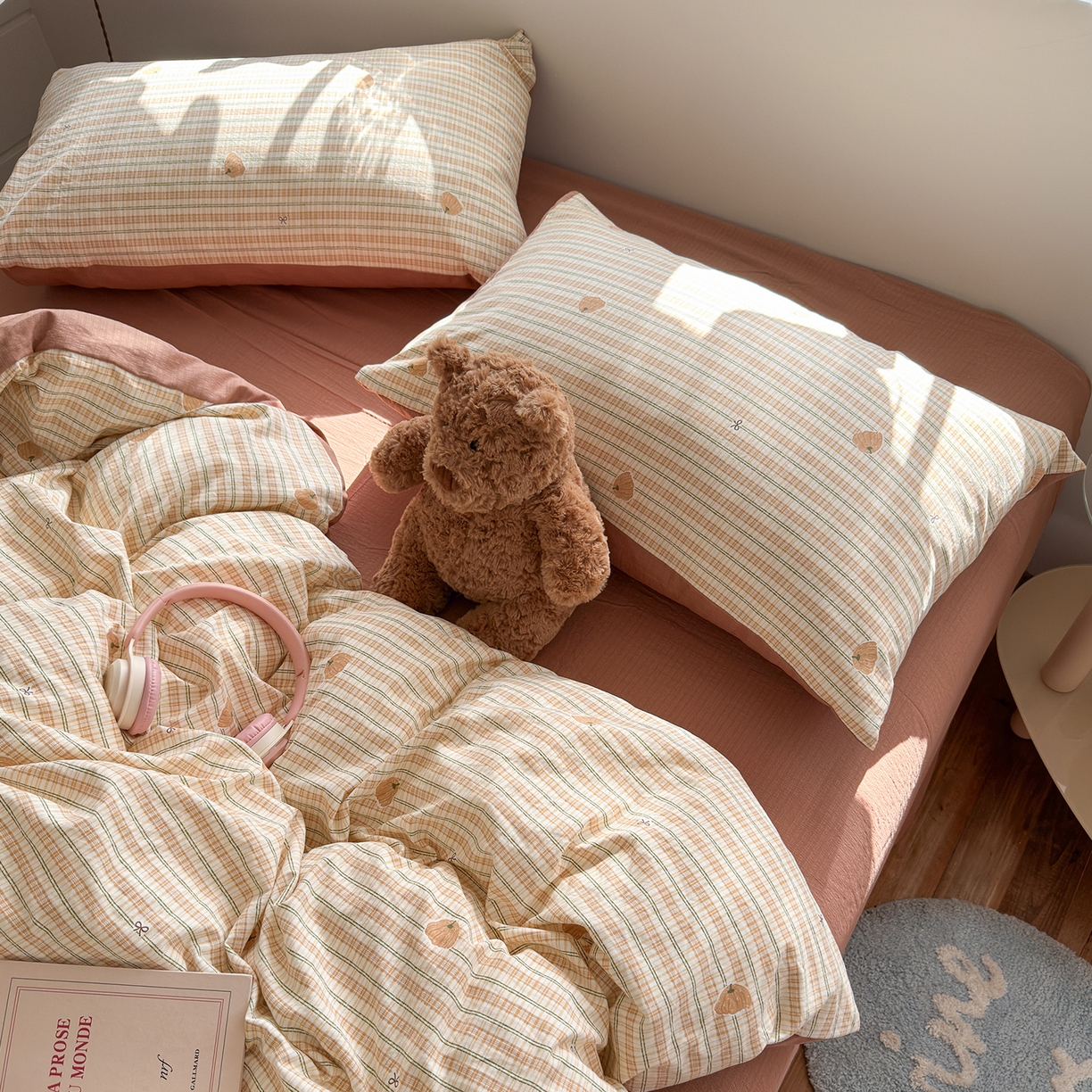 91家纺网 家纺一手货源 找家纺 罗亿家纺 2026年新款泡芙水洗棉双层纱四件套 南瓜日记