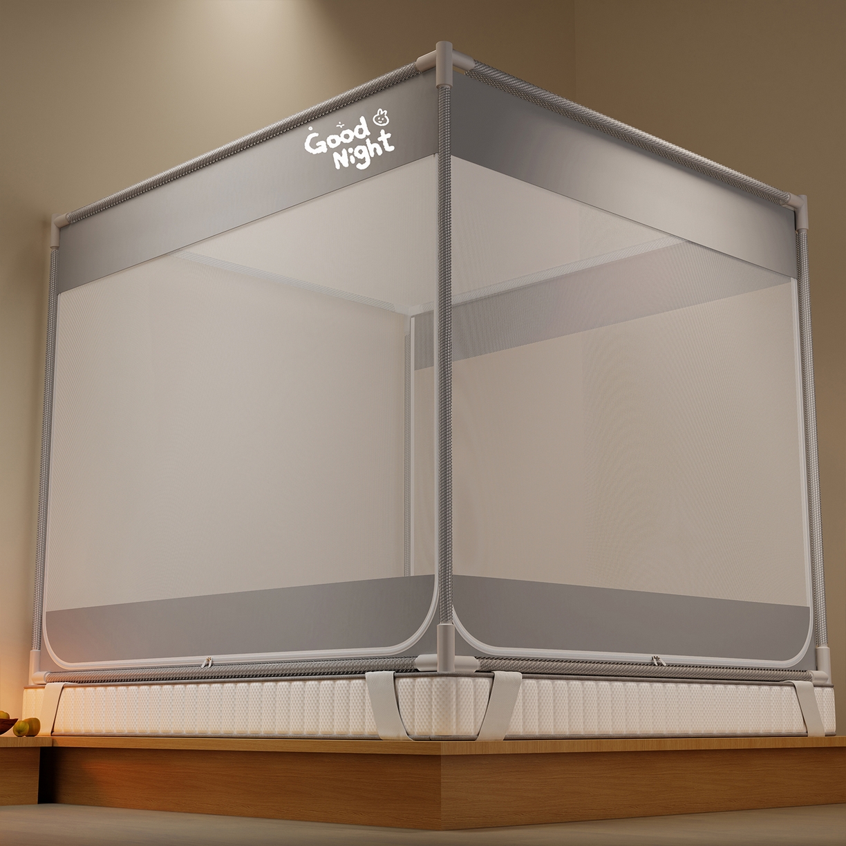 91家纺网 家纺一手货源 找家纺 初心家纺 2026新款外穿杆坐床防摔蚊帐-场景一 灰-字母