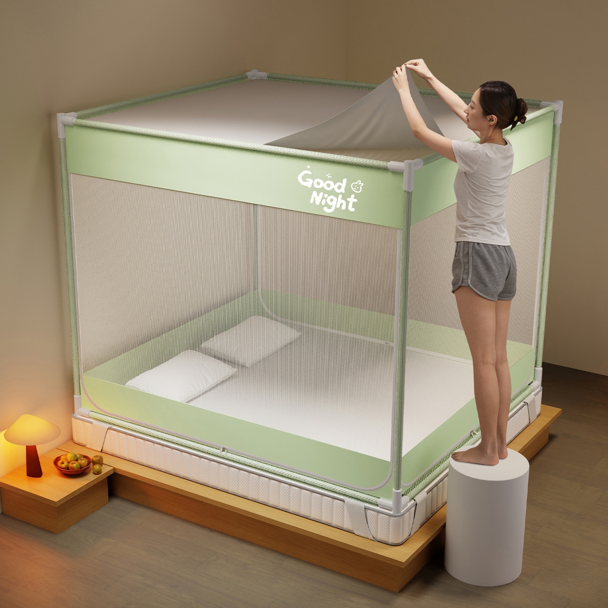 91家纺网 家纺一手货源 找家纺 初心家纺 2026新款外穿杆坐床防摔蚊帐-场景一 绿-字母