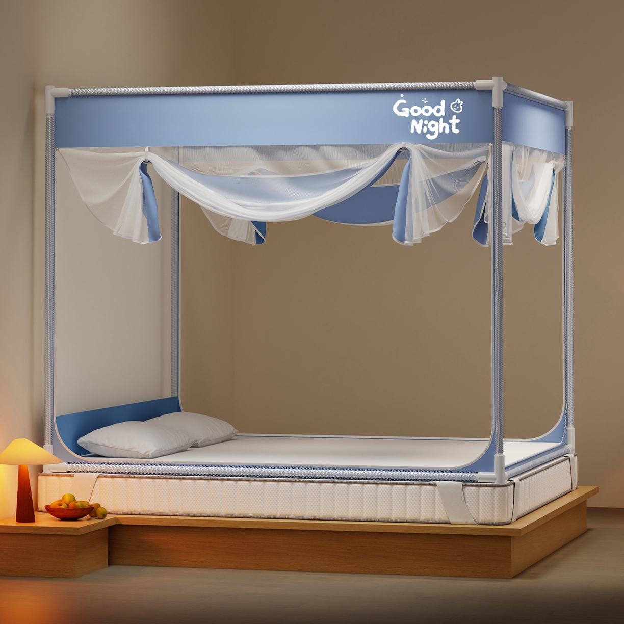 91家纺网 家纺一手货源 找家纺 初心家纺 2026新款外穿杆坐床防摔蚊帐-场景一 蓝-字母