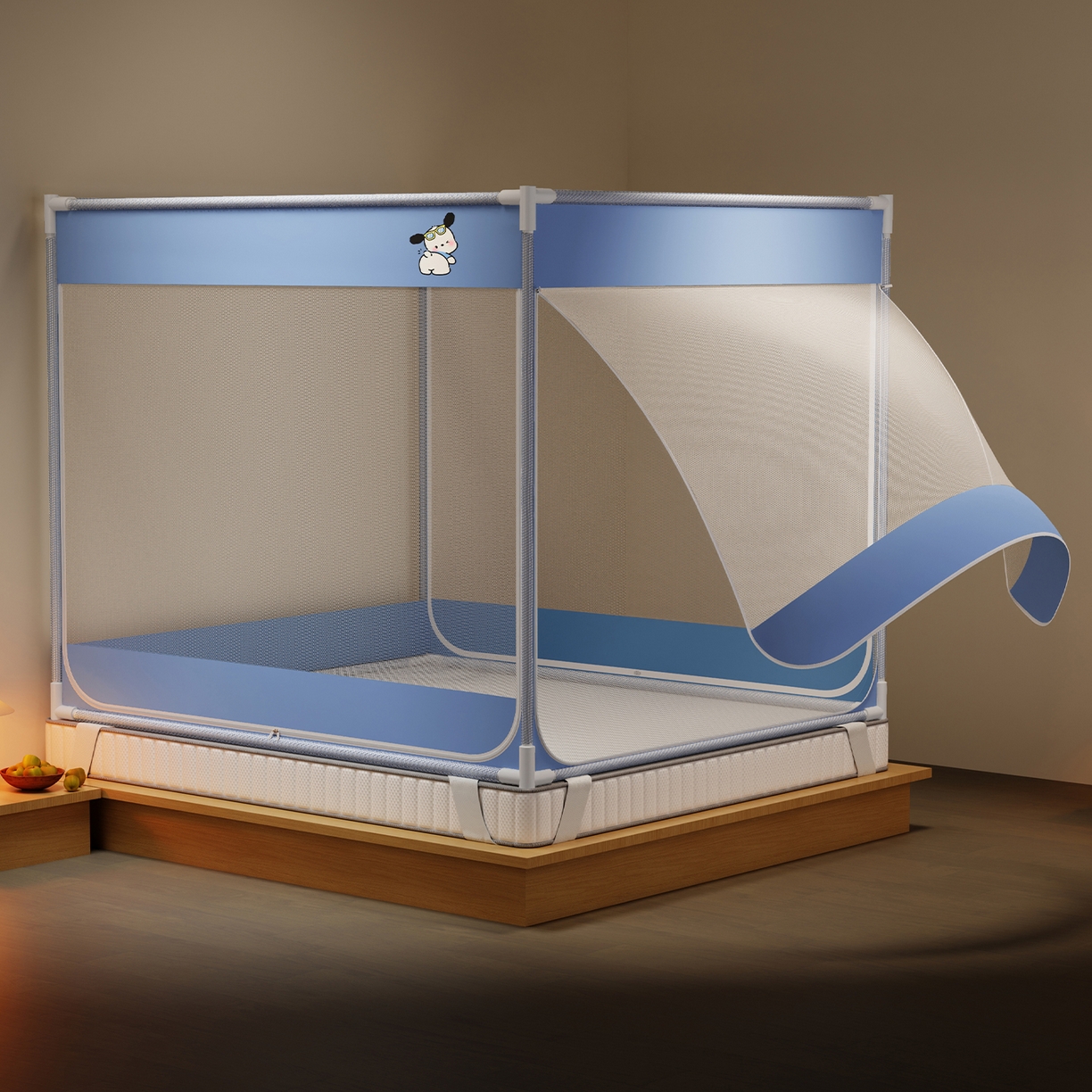 91家纺网 家纺一手货源 找家纺 初心家纺 2026新款外穿杆坐床防摔蚊帐-场景一 蓝-帕恰狗