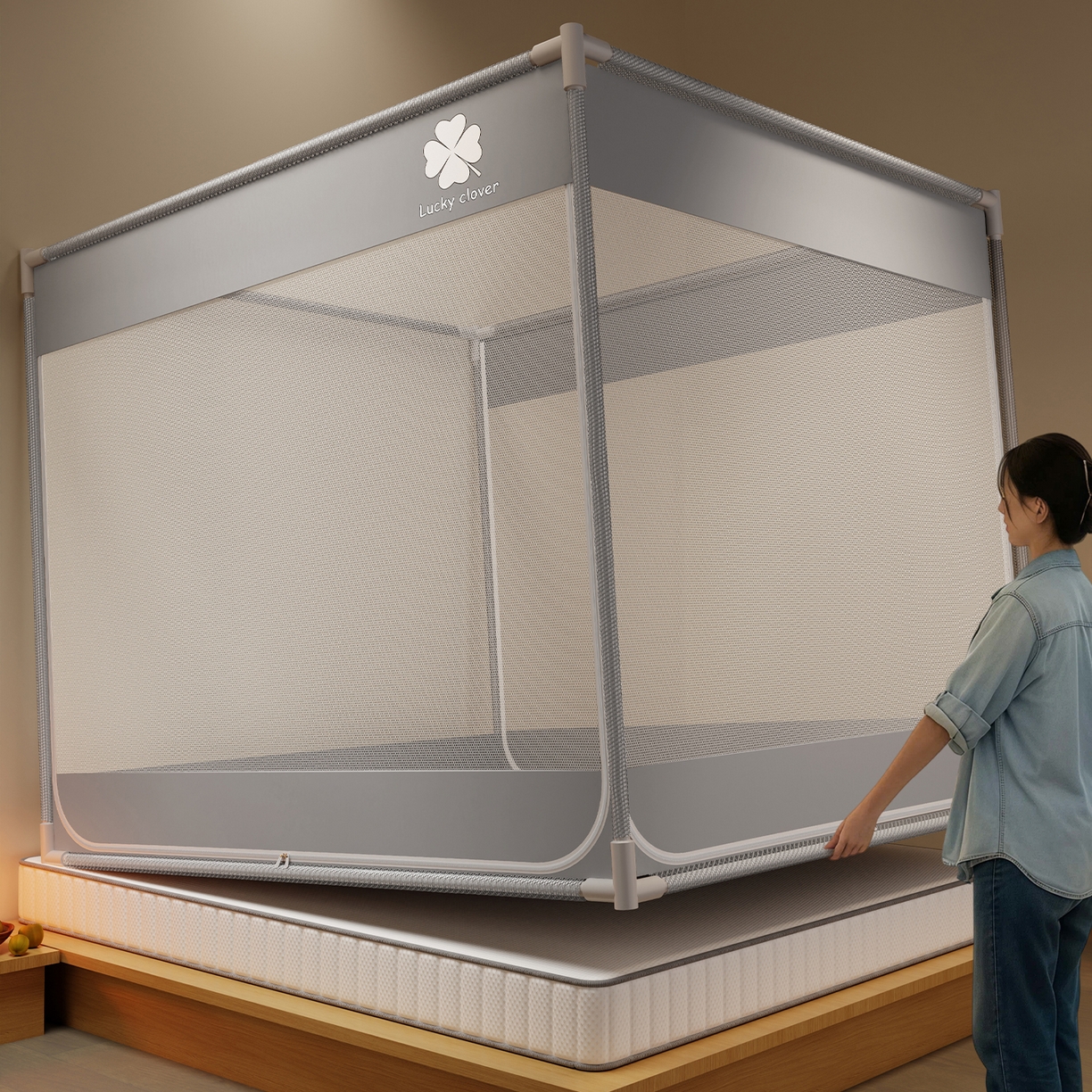 91家纺网 家纺一手货源 找家纺 初心家纺 2026新款外穿杆坐床防摔蚊帐-场景一 灰-四叶草
